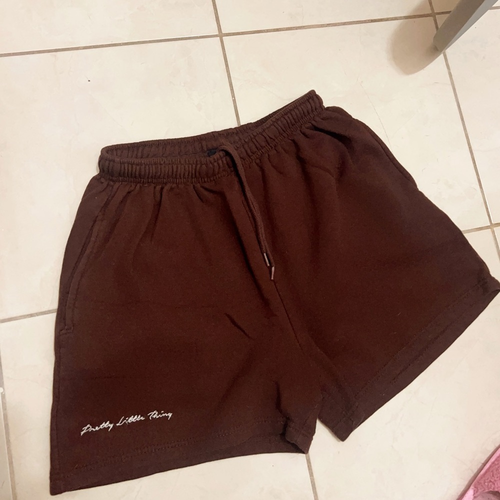 PrettyLittleThing Brown Sweat Shorts